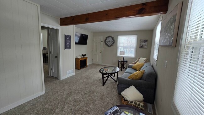 Building Photo - 542 Whitney Ave