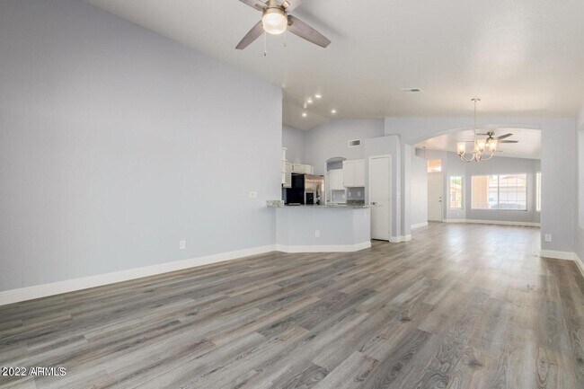 Building Photo - 109 W Helena Dr