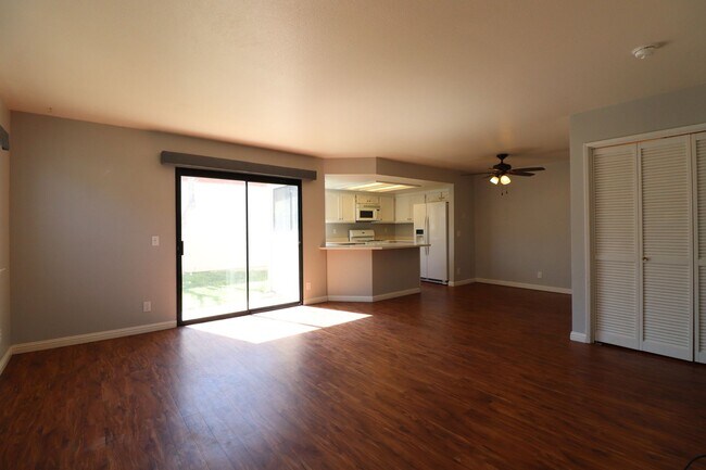 Building Photo - Creekside Nipomo Home
