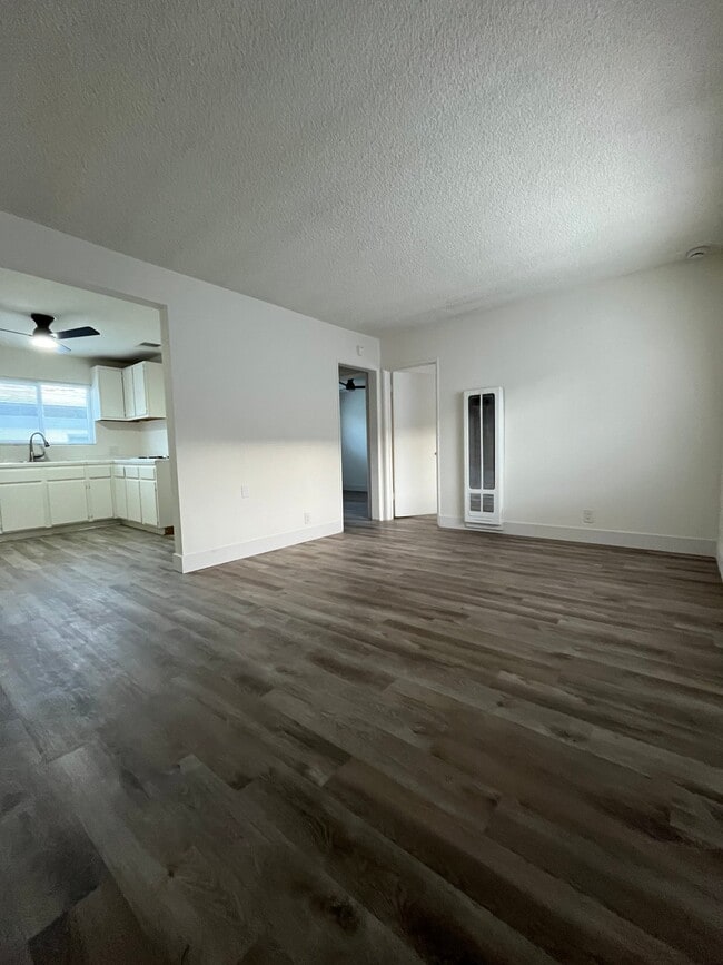 Building Photo - 2516 Vanderbilt Ln