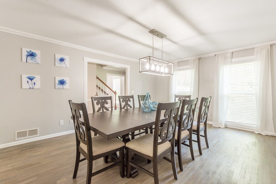 Building Photo - 455 Cove Dr NE
