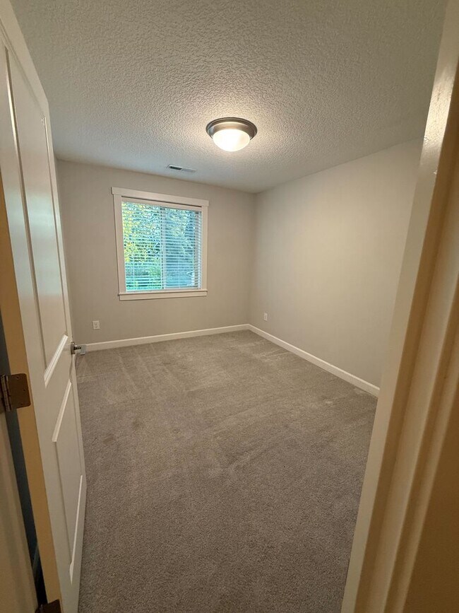 Building Photo - COMING SOON! Beautiful 3Bd/2.5Ba Salmon Creek Home!