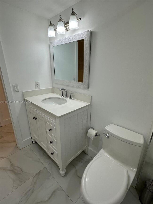 Building Photo - 11960 NE 19th Dr