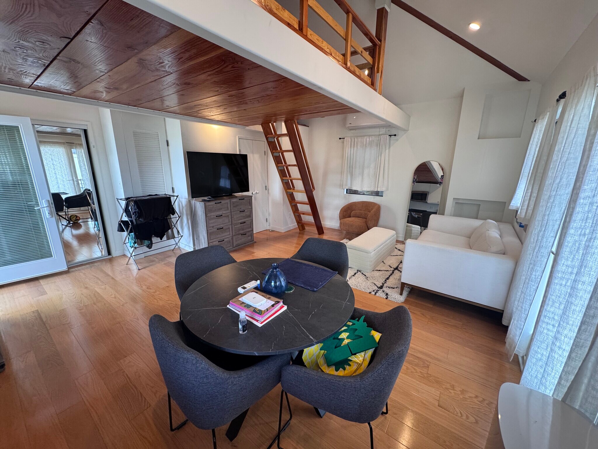 Building Photo - 2118 Kew Dr