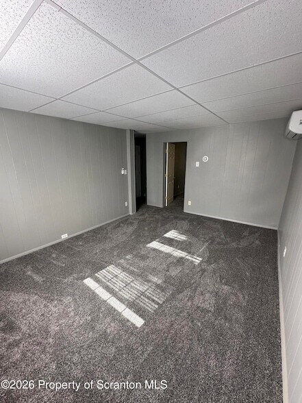 Building Photo - 148 Monroe St