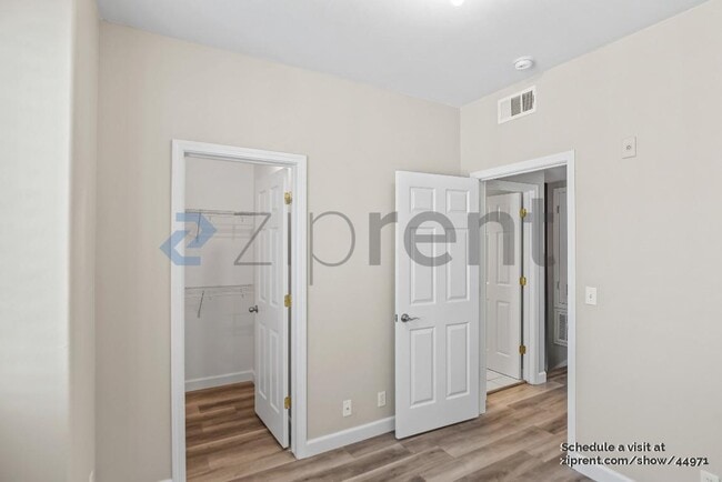 Building Photo - 727 Northrup St