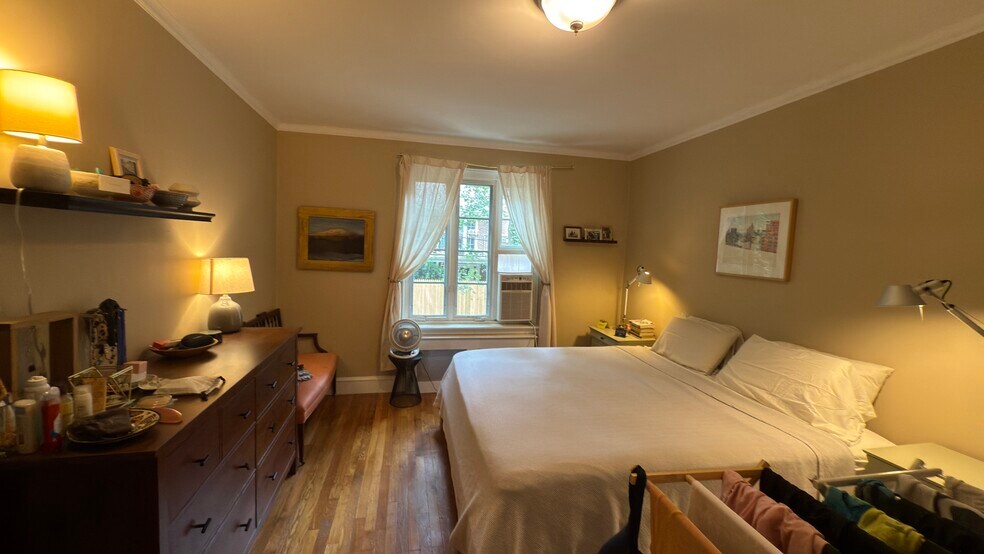 Building Photo - 17 Monmouth Ct