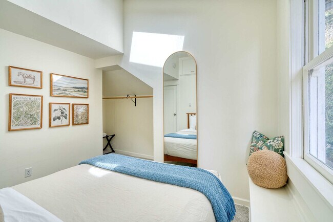 Building Photo - 1235 N Prescott St