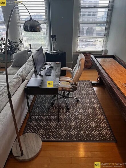 Building Photo - 210 South St