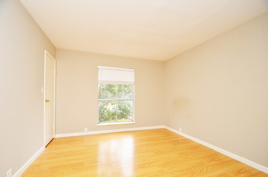 Building Photo - 17230 Imperial Valley Dr