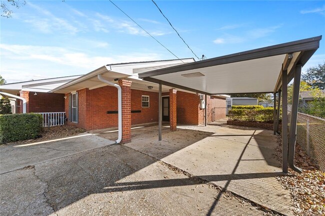 Building Photo - Beautiful 5BR/2BA Home in Montgomery, AL