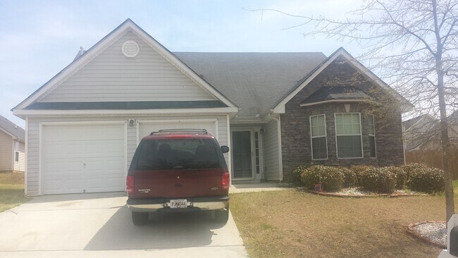 Building Photo - Impressive 3 Bedroom Home (Updated Pictures Coming Soon)