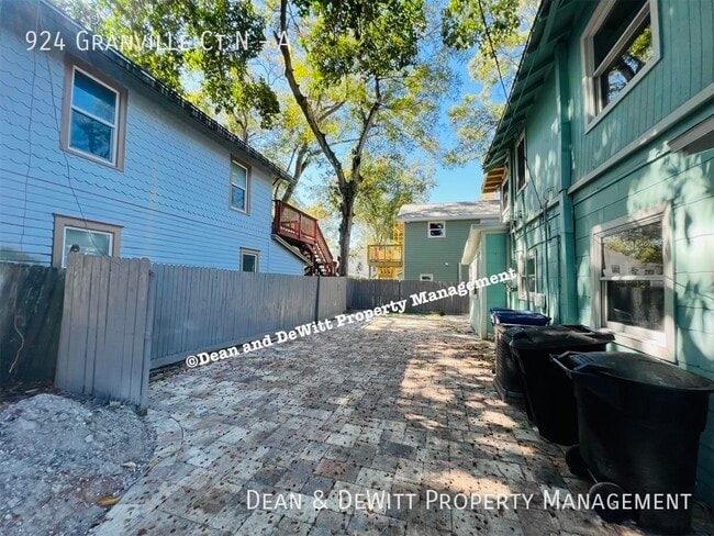 Building Photo - 924 Granville Ct N