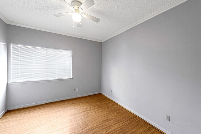 Building Photo - 10137 Waterstone Dr