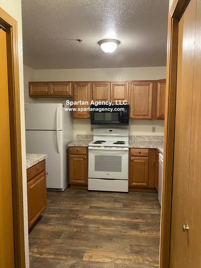 Building Photo - 131 23rd Ave SE