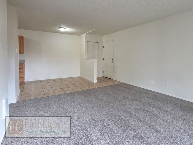 Building Photo - 17150 SW Heritage Ct
