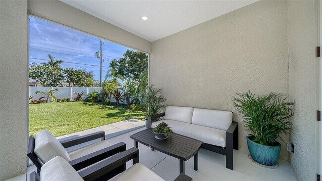 Building Photo - 1111 Mallorca Dr