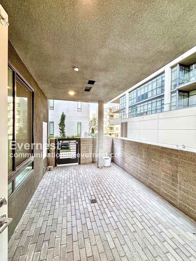 Building Photo - 2226 Nolita