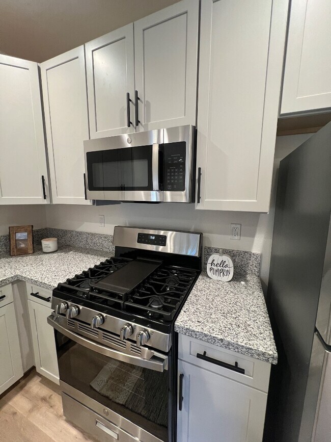 Building Photo - 3317 Fir Ave