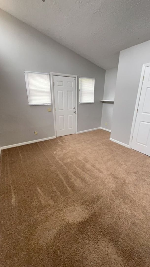 Building Photo - 111 S Dicks St