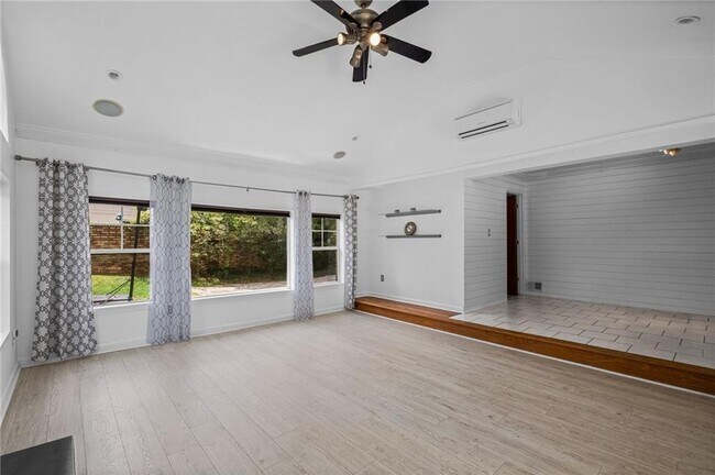 Building Photo - 5291 Manhasset Cove