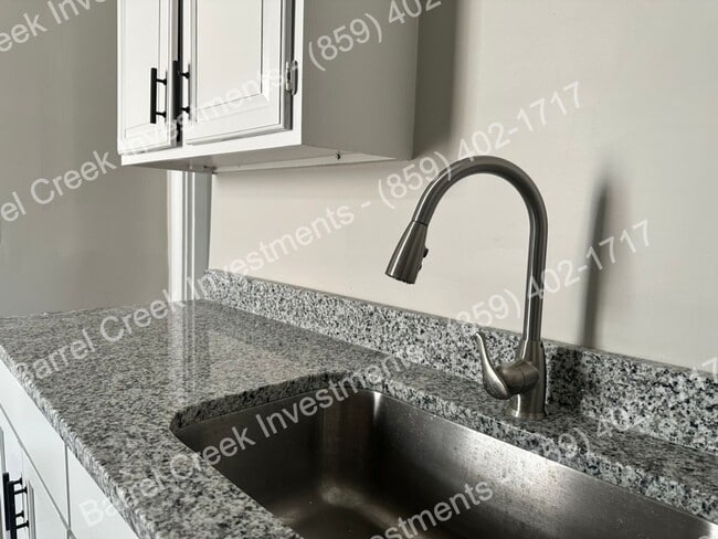 Building Photo - 3-Bed 1-Bath House + Bonus Room