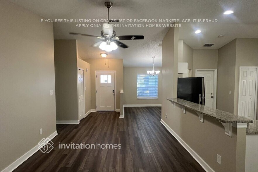 Building Photo - 15528 Hidden Lake Cir