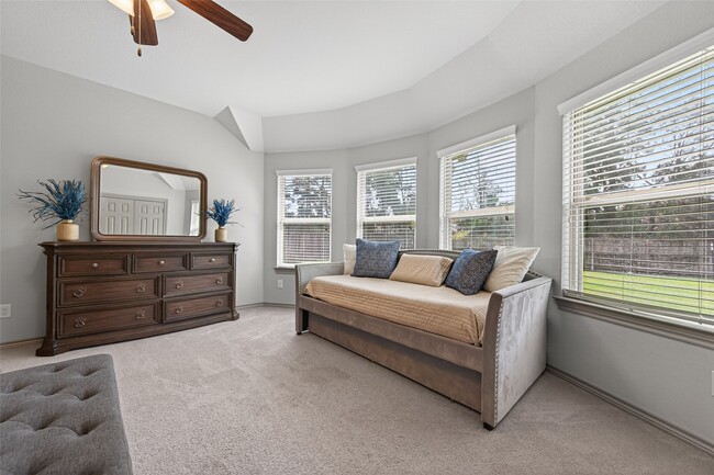 Building Photo - 6 Log House Ct