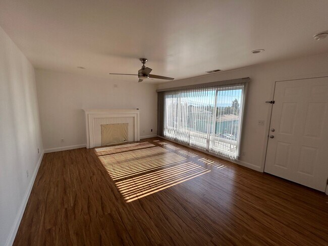 Building Photo - 3 Bed 2 Bath with Great Views in San Leand...