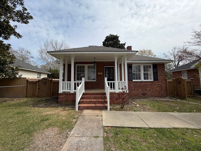 Building Photo - Cozy 2/1 Brick House in Celanese- $1,250