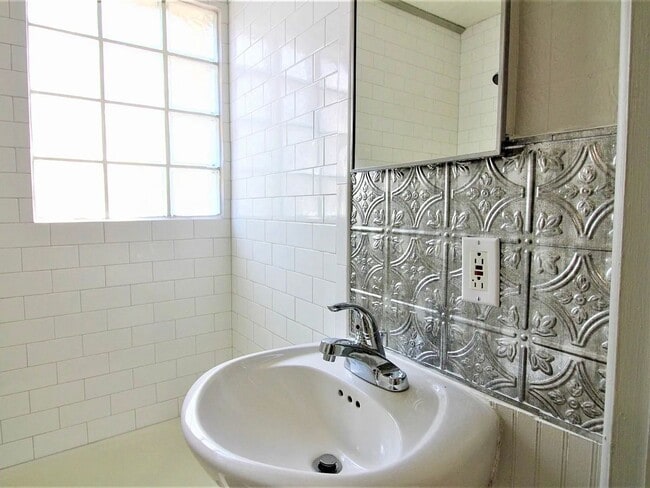 Building Photo - 2216 30th St