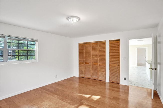 Building Photo - 249 NW 4th Diagonal