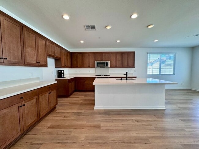 Building Photo - COMING SOON! Beautiful 4 bedroom Single St...