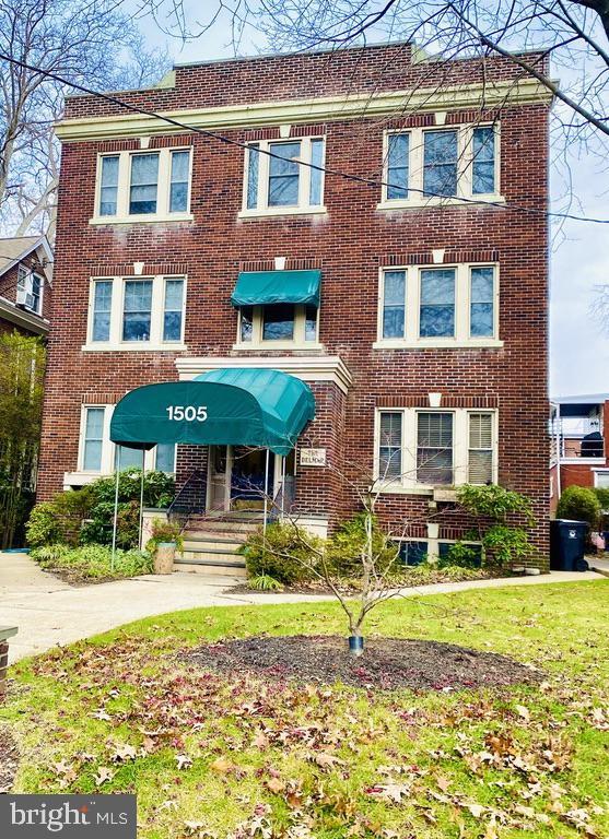 Building Photo - 1505 Delaware Ave