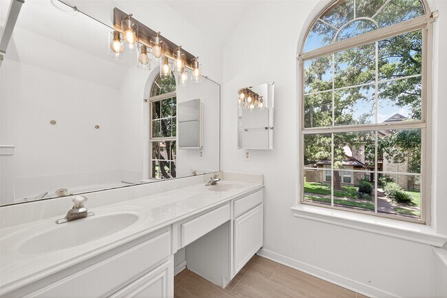 Building Photo - 4719 Cashel Cir