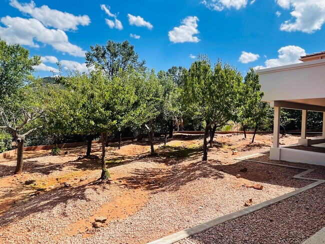 Building Photo - WEST SEDONA