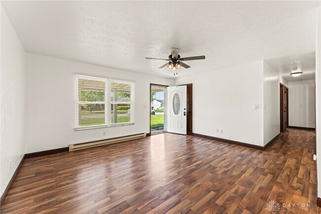Building Photo - 10975 Comanche Dr