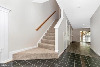 Building Photo - 1742 Trestle St