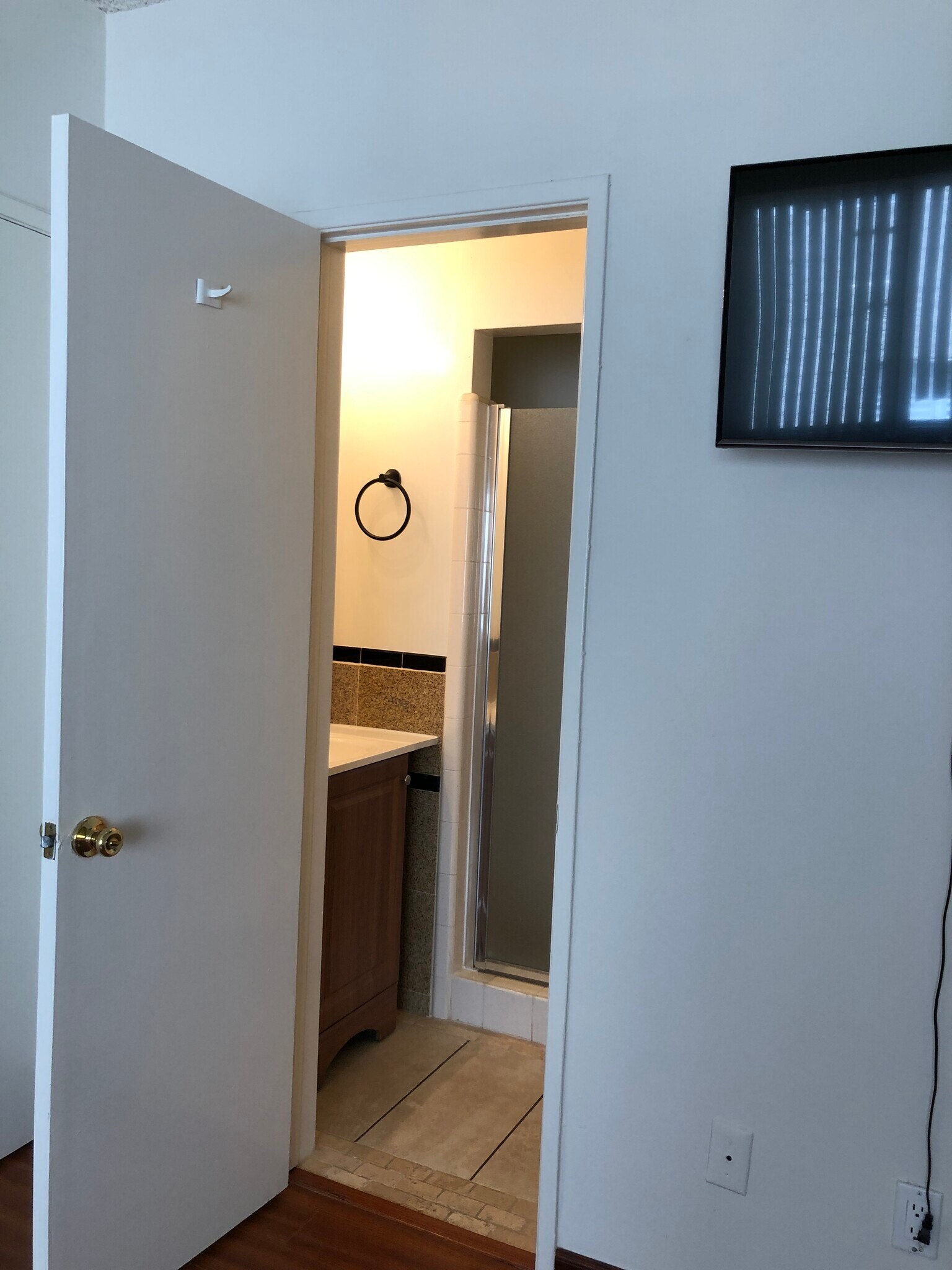 Building Photo - 943 19th St