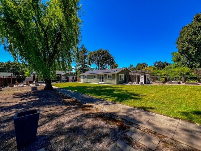 Building Photo - Wine Country Retreat with Guest Cottage & Vineyard Views