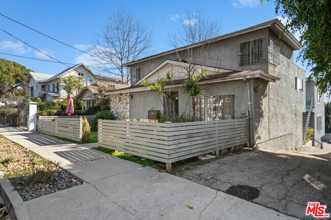 Building Photo - 646 Tularosa Dr