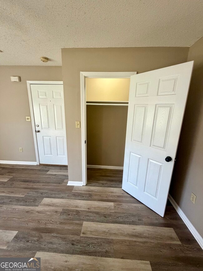 Building Photo - 806 E Church St