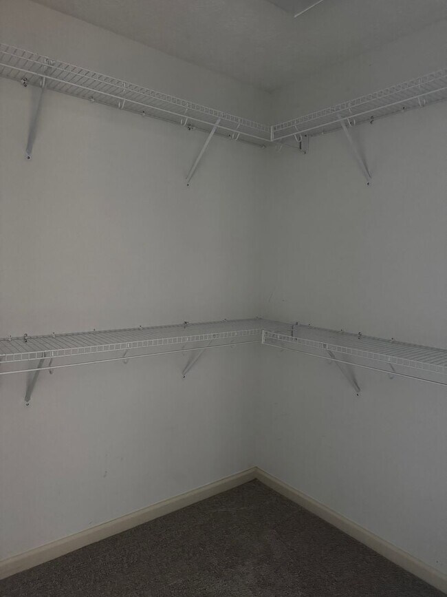 Building Photo - 9133 Saw Tooth Loop