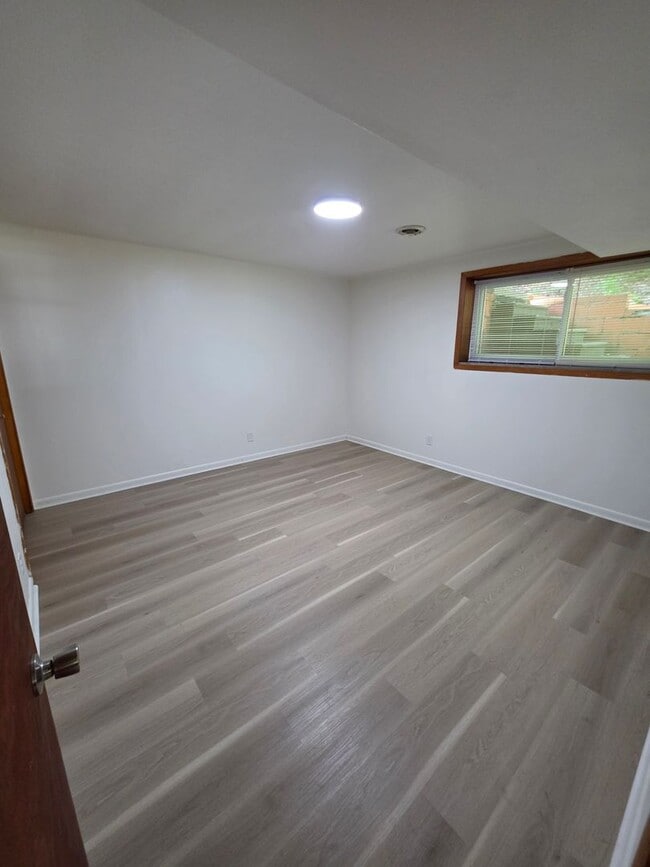 Building Photo - 1 bedroom 1 bath