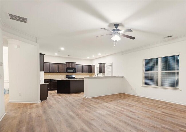 Building Photo - 613 Stonehurst Ln
