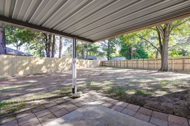 Building Photo - 3 Bedroom 2 Bathroom House in PGISD!