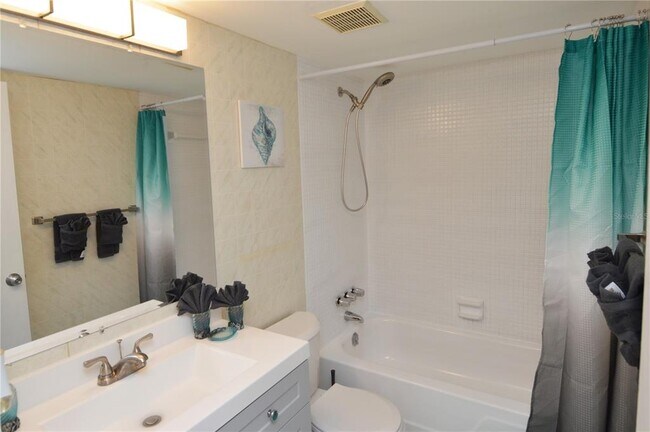 Building Photo - 12760 Indian Rocks Rd