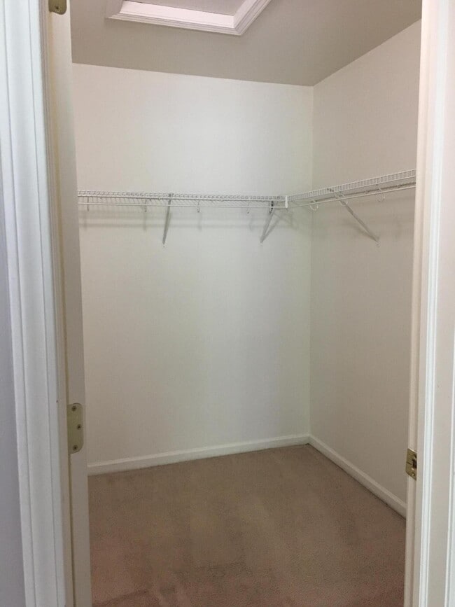 Building Photo - 20209 Chesapeake Cir