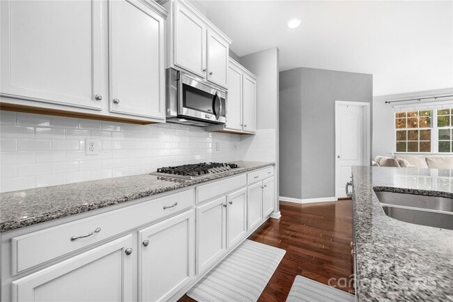 Building Photo - 5829 Dinsmore Ln