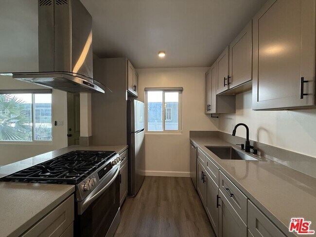 Building Photo - 11543 Venice Blvd.